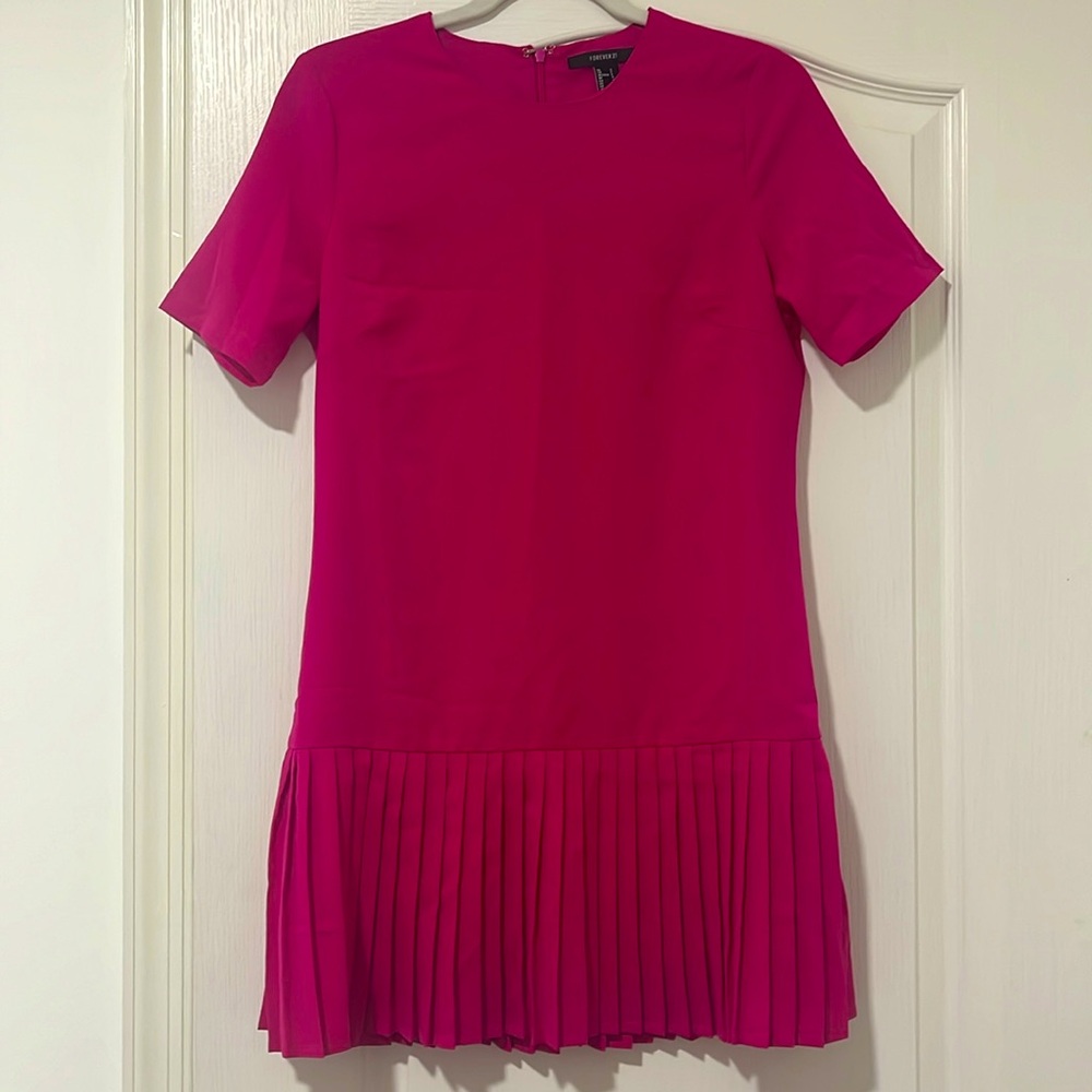 Fusha Short Sleeve Pleated Dress
